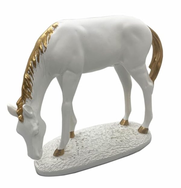 white horse showpiece