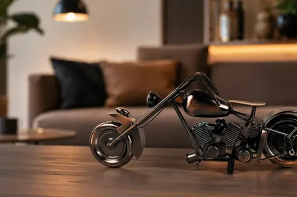 Miniature Cruiser Bike Metal Showpiece